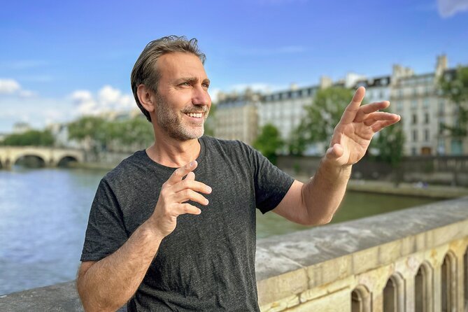 Paris History Walk: Medieval Marais, Notre Dame Islands & Stories - Marché aux Fleurs and the Legal Core at Palais de Justice