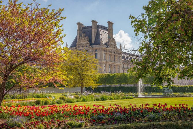 Paris History Walk: Medieval Marais, Notre Dame Islands & Stories - Sainte-Chapelle and the Conciergerie: Royal Chapel Light and Revolution Shadows