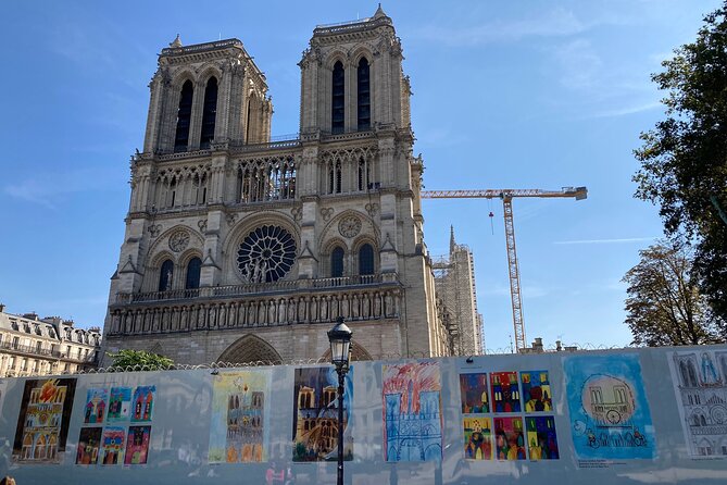 Paris Île de la Cité and Notre-Dame Walking Tour With Crypt - Marché aux Fleurs de Paris: A Quick Pause Before the Crypt