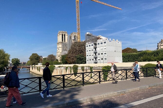 Paris Île de la Cité and Notre-Dame Walking Tour With Crypt - Archaeological Crypt Under Notre-Dame: What the Foundations Reveal