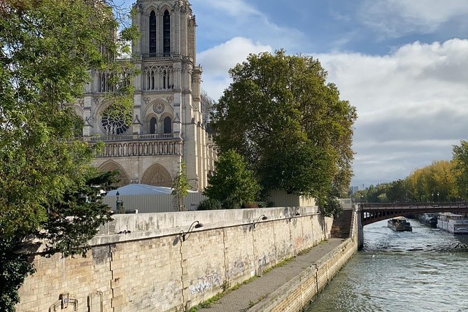 Paris Ile-de-la-Cité Walking Tour: Max 6 People Group or Private - Start at the Henri IV statue near Pont Neuf