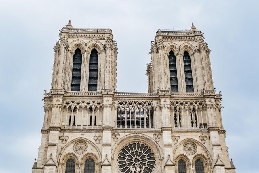 Paris: Ile de la Cité Walking Tour with Sainte-Chapelle - Conciergerie: the medieval palace and Marie-Antoinette’s prison cell