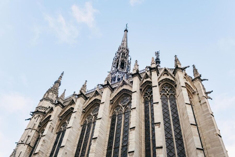 Paris: Ile de la Cité Walking Tour with Sainte-Chapelle - Notre-Dame exterior and the 2019 fire renovation story