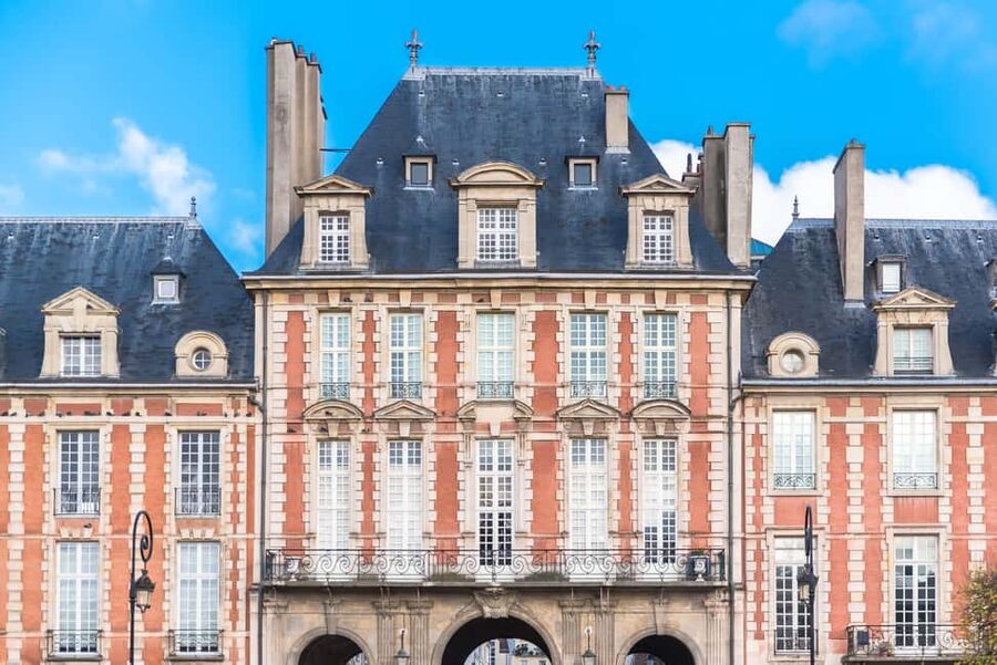 Paris: Jewish Heritage & Hidden Gems of Le Marais - Hôtel Carnavalet area and Musée Carnavalet: Paris history on the street