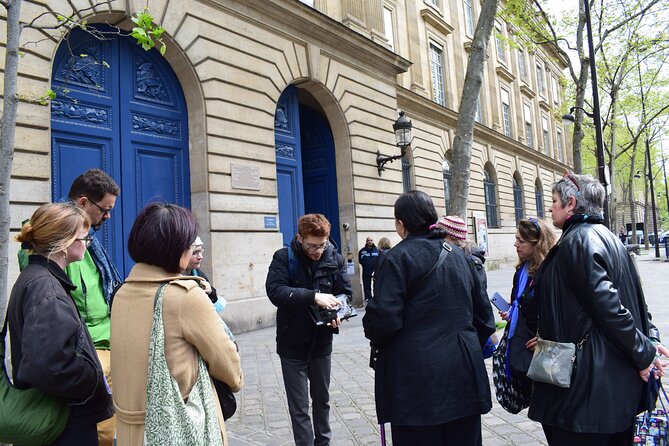 Paris Jewish Heritage: Le Marais & Montmartre Guided Walking Tour - Agoudas Hakehilos exterior and Hector Guimard’s Art Nouveau clue