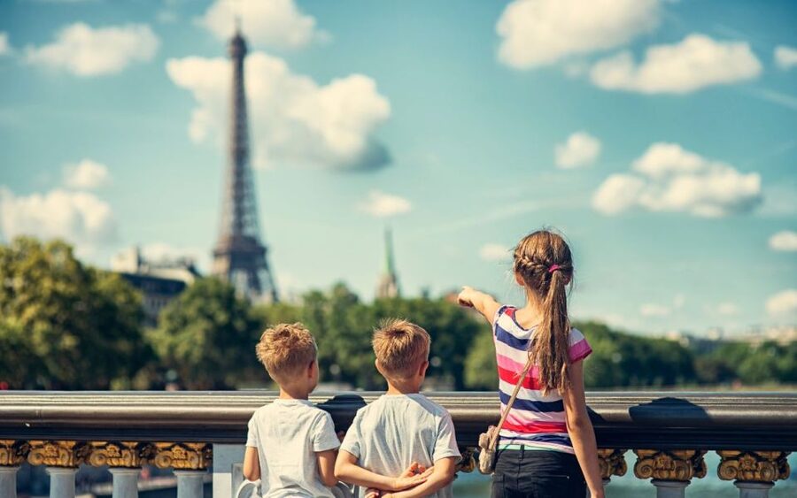 Paris: Kids Bike Tour - Musée d’Orsay and the Louvre Finish: Big Names, Short Looks, Easy Wins