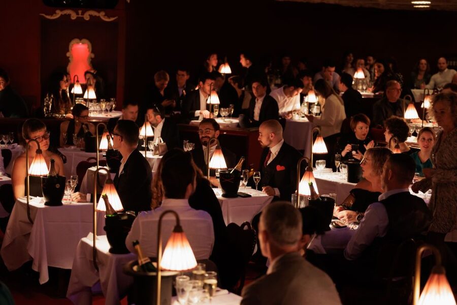 Paris: La Nouvelle Eve Cabaret Dinner Show - Montmartre and La Nouvelle Eve: where the night starts