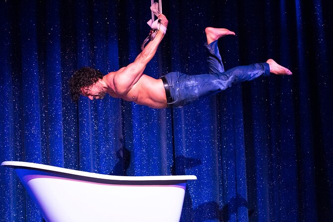 Paris La Nouvelle Eve Cabaret Show in Montmartre - Audience Participation, Photos Off, and Lighting Tips That Can Save Your Night
