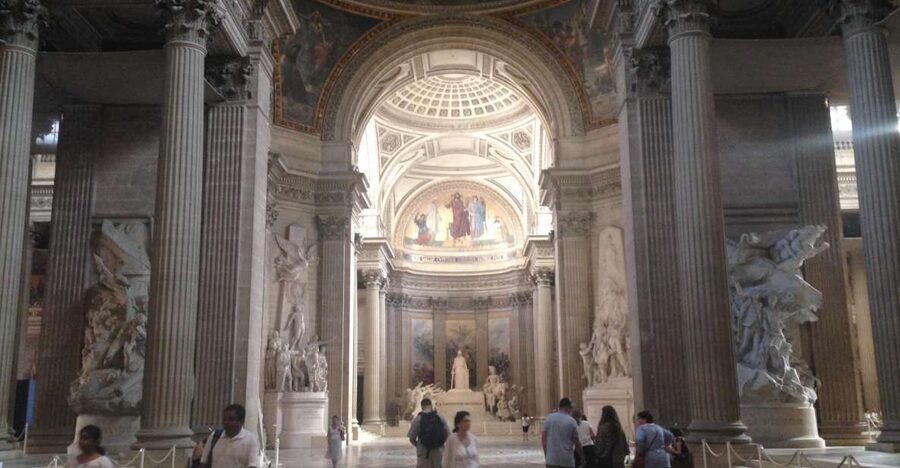 Paris: Latin Quarter Guided Walking Tour in German - Why the Latin Quarter Works So Well on Foot