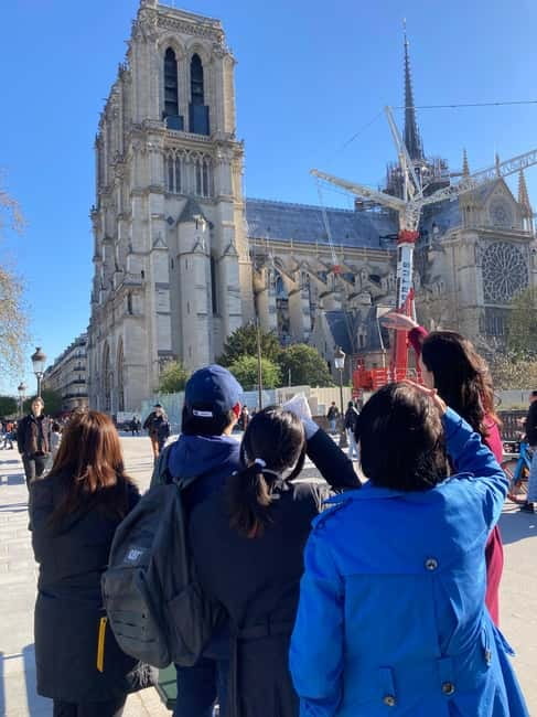 Paris: Latin Quarter Highlights Walking Tour - Shakespeare and Company: A Literature Stop That Still Feels Like Walking