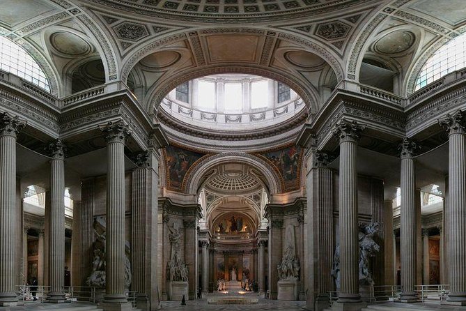 Paris Latin Quarter & Left Bank - History Walk (Small Group Tour) - Stop 6: St-Étienne-du-Mont, baroque church drama and the huge rood screen