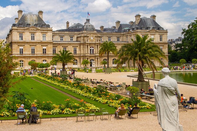 Paris Latin quarter: Private walking tour with a local guide - Notre-Dame area, booksellers, and café streets