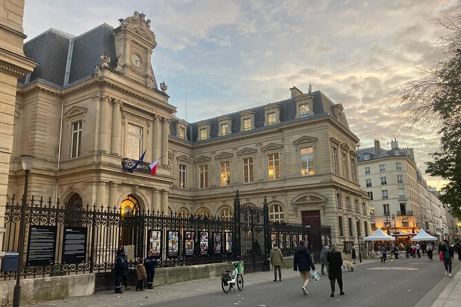 Paris Le Marais District Guided Walking Tour with Tastings - Why this Le Marais walk feels like better Paris for less time