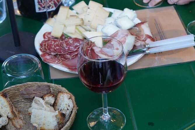 Paris: Le Marais Foodie Tour – French Gourmet Cuisine (Private) - What you actually eat and drink: the classic French course sequence