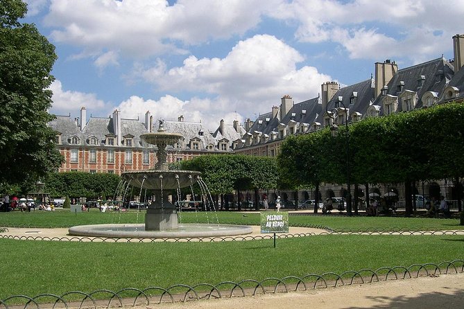 Paris Le Marais Historical Walking Tour with Wine and Cheese Tasting - Stop 3: Hôtel de Sens—Gothic architecture now serving real public life