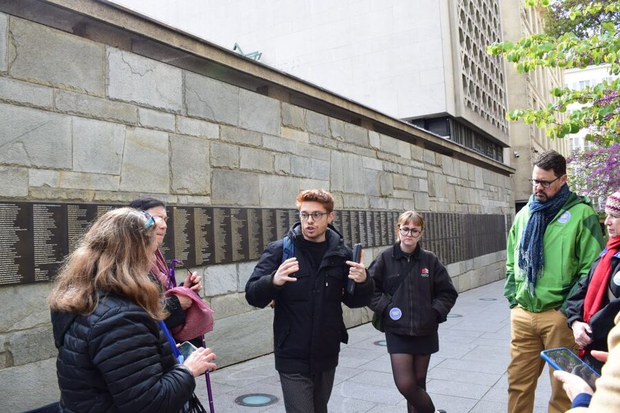 Paris: Le Marais & Montmartre Jewish History Walking Tour - The Marais segment: Jewish Paris on a human scale