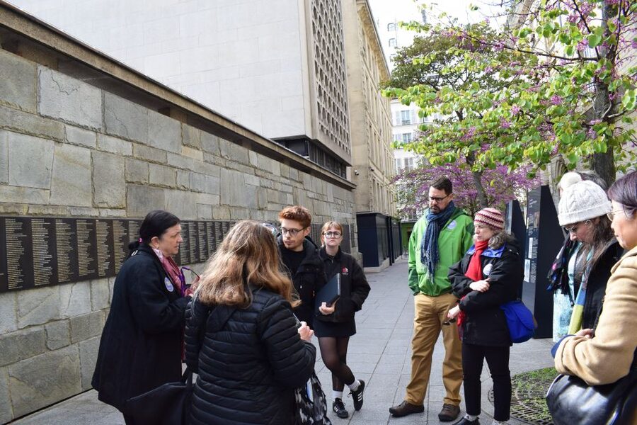 Paris: Le Marais & Montmartre Jewish History Walking Tour - Meeting point reality check: BHV Marais or L’Elephant Du Nil