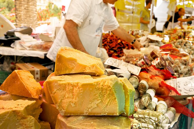 Paris Le Marais: Private French Food & Wine Walking Tour - The guides make the difference (and the route stays human-sized)