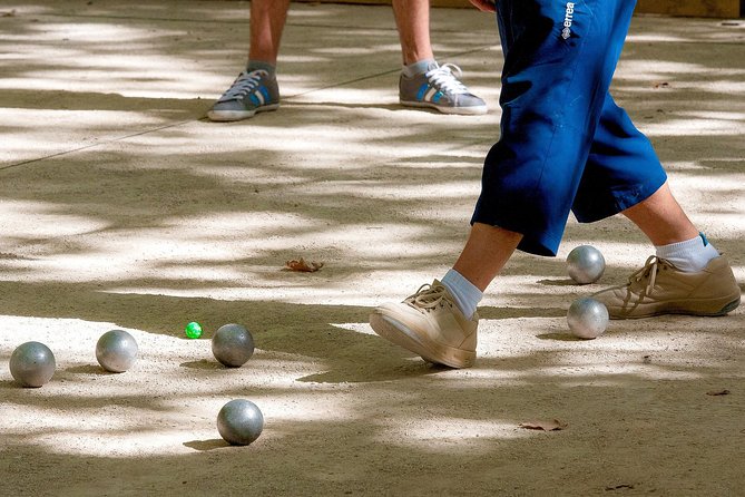 Paris Learn How to Play Pétanque French Experience - Practical tips to enjoy your first pétanque match