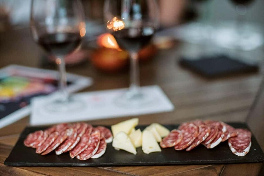 Paris: Left Bank Food & Wine Tour in the Latin Quarter - The short walk that adds meaning: Panthéon and Église Saint-Étienne du Mont