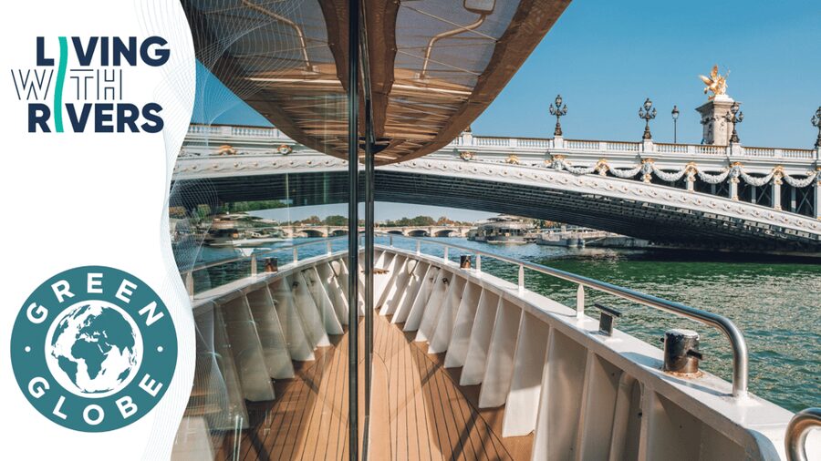 Paris: Live Guided Cruise with Crepe and Soft Drink - Key things to know before you go