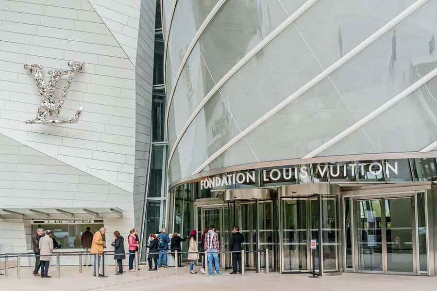 Paris: Louis Vuitton Foundation Exterior Tour with Entry - Price and value: is $58 worth it for a 2-hour plan?