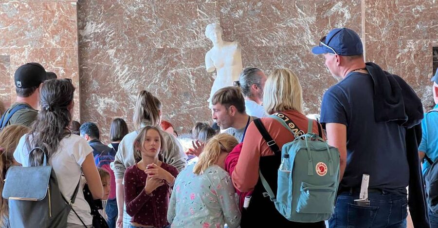 Paris Louvre: 2-Hour Private Tour for Groups or Families - Louvre, But Built for Real Families in 2 Hours