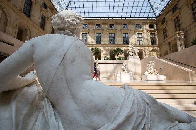 Paris Louvre and Orsay Museums Masterpieces Private Day Tour - Louvre in 2 Hours: A Focused Route Through the Big Names