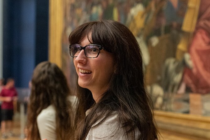 Paris Louvre Essentials Tour (Reserved Entry Included) - Small group size (up to 6): what you gain inside crowded rooms
