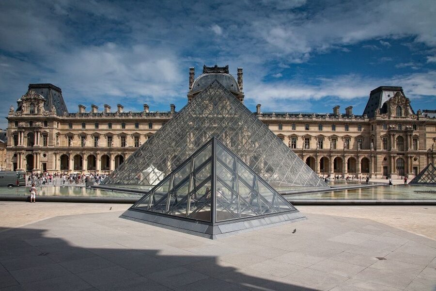 Paris: Louvre Masterpieces Private Tour with Reserved Entry - Tickets, Audio Phone, and the Stuff You’ll Need at the Door