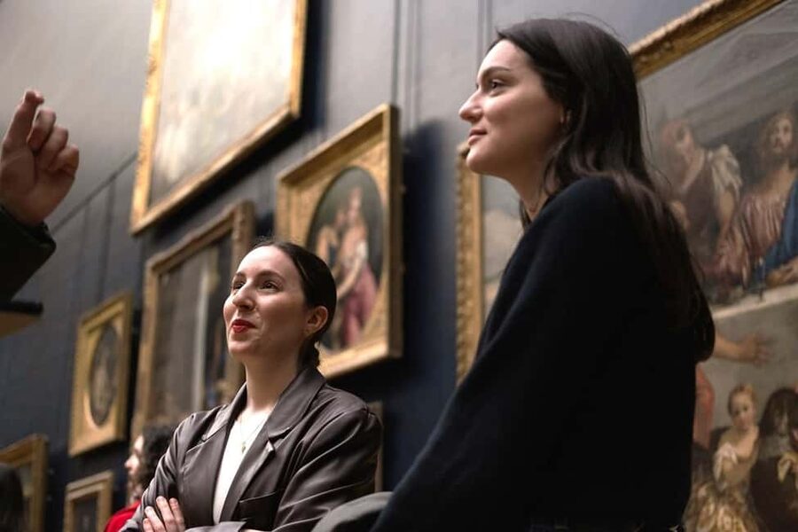 Paris: Louvre Masterpieces Tour with Pre-Reserved Tickets - Who should book this Louvre Masterpieces tour