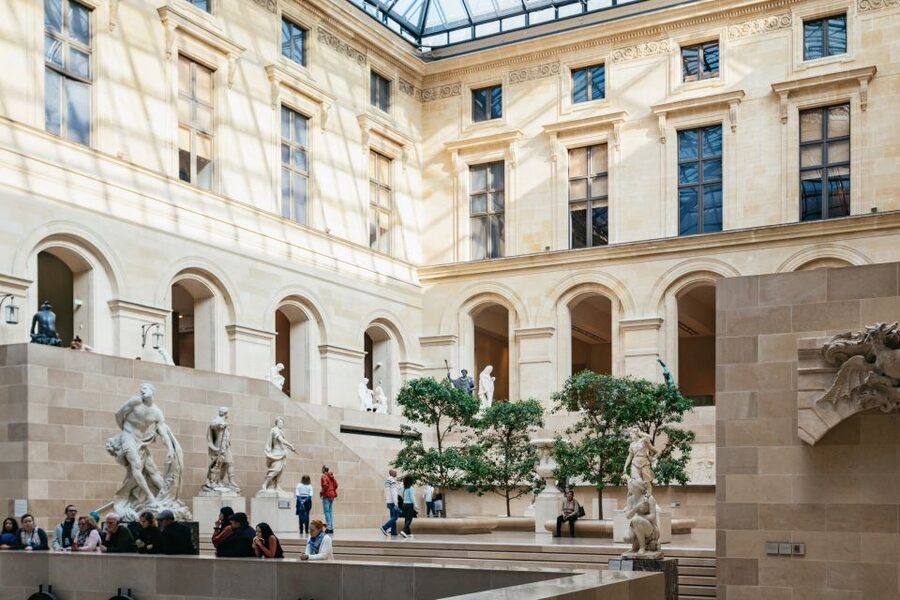 Paris: Louvre Museum Entry Ticket With Host and River Cruise - Key things I’d write on your Paris sticky note