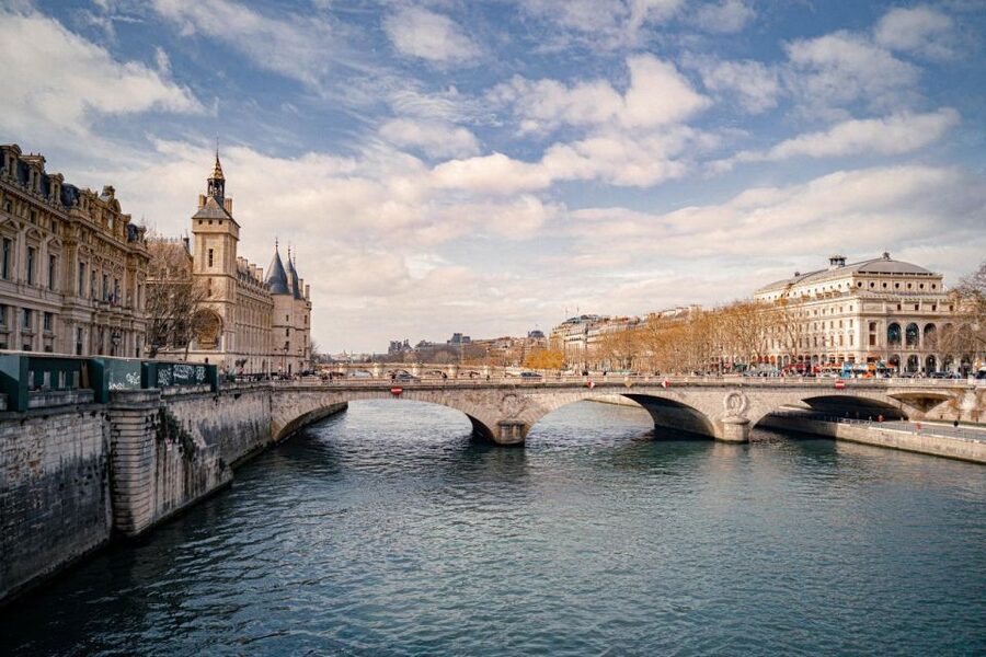 Paris: Louvre Museum Entry Ticket With Host and River Cruise - Who this works best for (and who should choose differently)