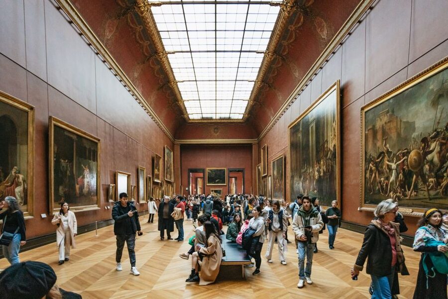 Paris: Louvre Museum Entry Ticket With Host and River Cruise - Should you book the Louvre + Seine bundle?