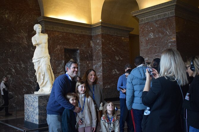 Paris : Louvre Museum Guided Tour with Pre-Booked Tickets - Meeting point near Pl. Colette: start where it’s easiest