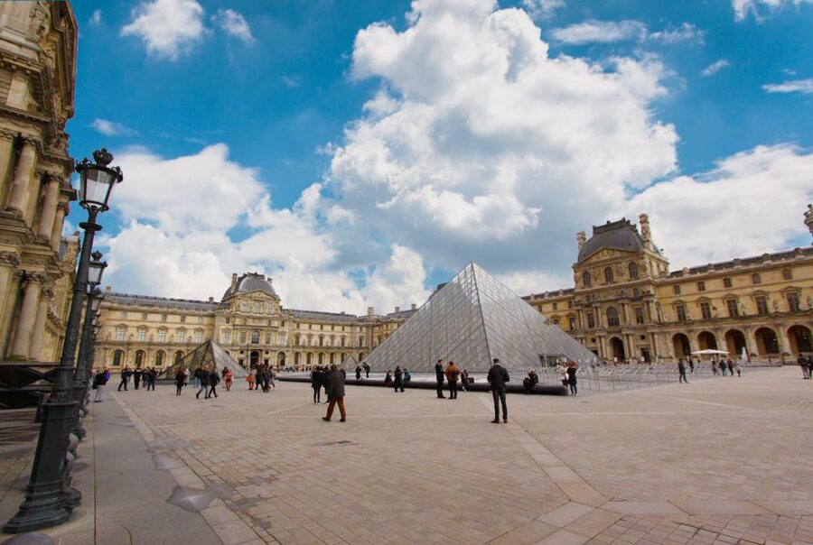 Paris: Louvre Museum Highlights and Mona Lisa Tour - Meeting at Arc du Carrousel and Getting Inside Fast