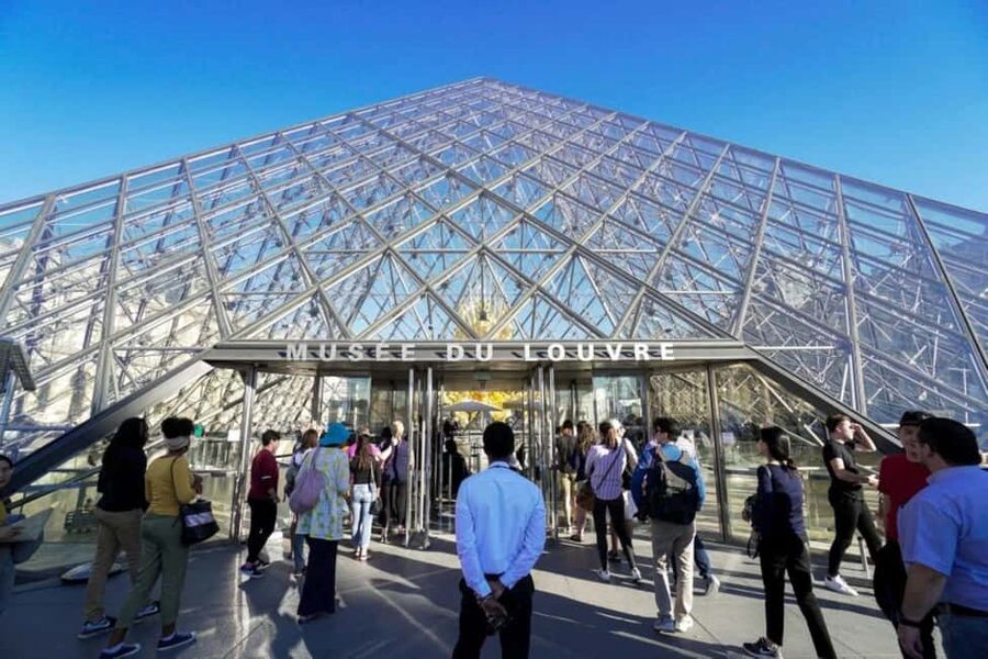 Paris: Louvre Museum Hosted Entry and Mona Lisa Audioguide - Key Highlights Worth Your Time