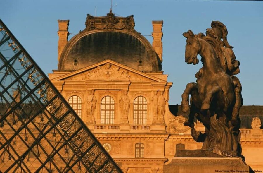 Paris: Louvre Museum Hosted Entry and Mona Lisa Audioguide - Meeting Your Host at 174 Rue de Rivoli: The Part That Can Make or Break It