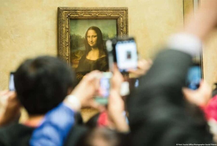 Paris: Louvre Museum Hosted Entry & Masterpieces Audio Guide - Logistics that matter in real life: bags, security, and what you can bring