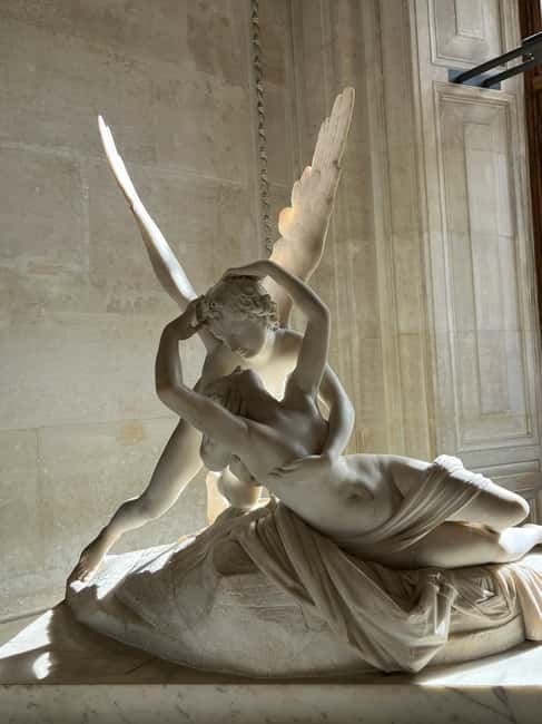 Paris: Louvre Museum Hosted Entry & Masterpieces Audio Guide - Who this Louvre experience fits best