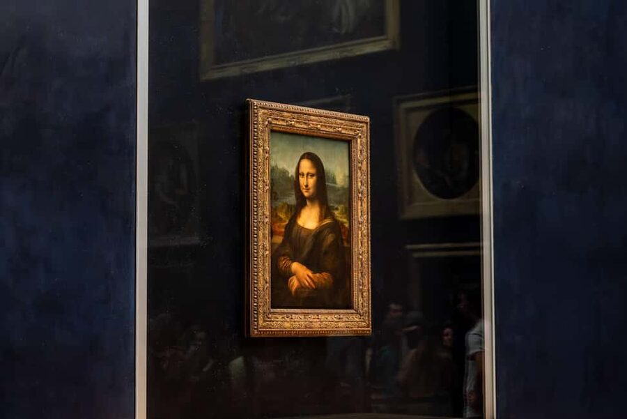 Paris: Louvre Museum Masterpieces Private Small Group Tour - The Mona Lisa moment: why timing and guidance help