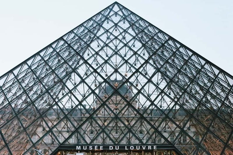 Paris: Louvre Museum Masterpieces Private Small Group Tour - A short break, then freedom: using your last minutes wisely