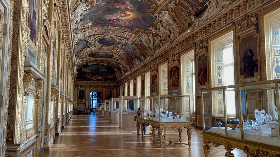 Paris: Louvre Museum Mona Lisa First Viewing Semi-Private - Small group size: why max 6 can feel like a cheat code