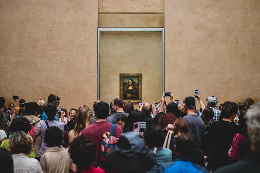Paris: Louvre Museum Skip-the-Line Guided Tour - Cour Napoléon Meeting Spot and Fast Entry