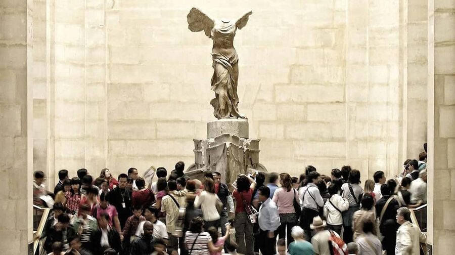 Paris: Louvre Museum Skip-the-Line Guided Tour - Your Guide Experience: What the Best Reviews Signal