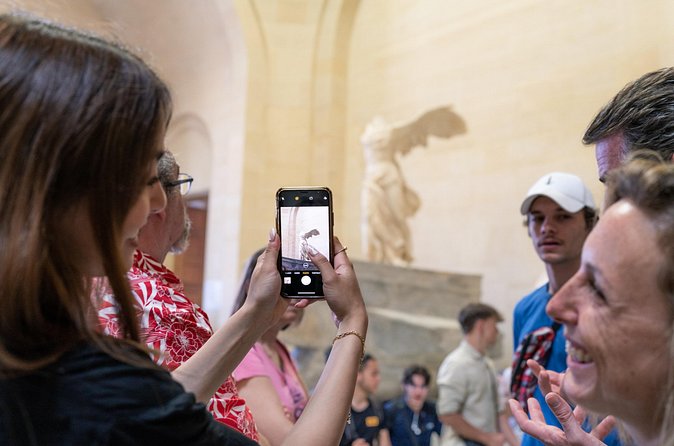 Paris Louvre Museum: Small Group Guided Highlights Tour - Mona Lisa and the Crowd Problem: How the Guide Keeps It Worth It