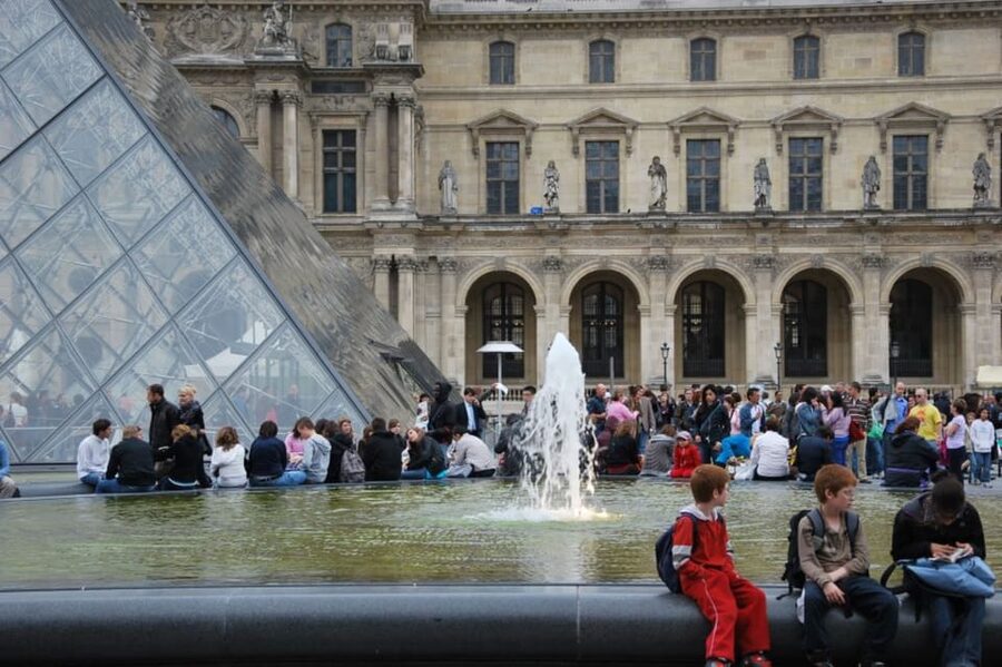 Paris: Louvre Museum Ticket and Mona Lisa Access with Host - What you’re really buying: entry + Mona Lisa logistics