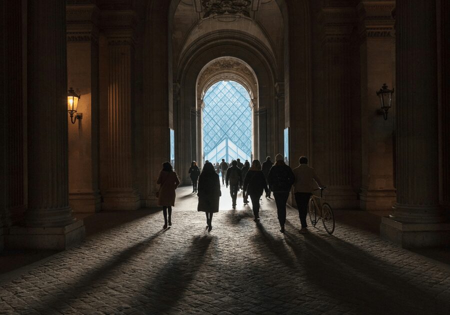 Paris: Louvre Museum Ticket & Exclusive Immersive AudioGuide - Moving Through All Wings: Freedom With a Plan