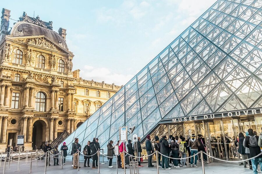Paris: Louvre Museum Timed-Entrance Ticket - A smart way to tackle the Louvre in one day