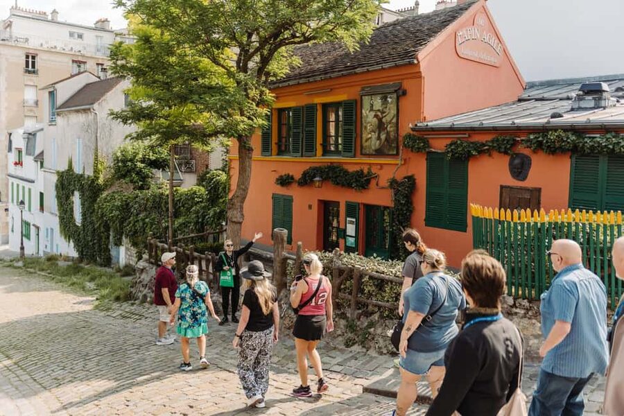 Paris: Louvre or Orsay, Eiffel Tower, City Walk & Cruise - Montmartre by funicular: Sacré-Cœur and the neighborhood walk